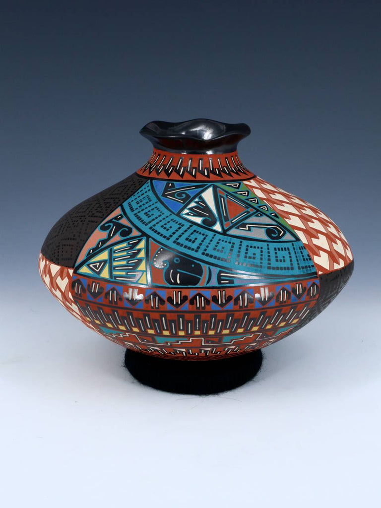 Mata Ortiz Hand Coiled and Painted Pottery Vase - PuebloDirect.com