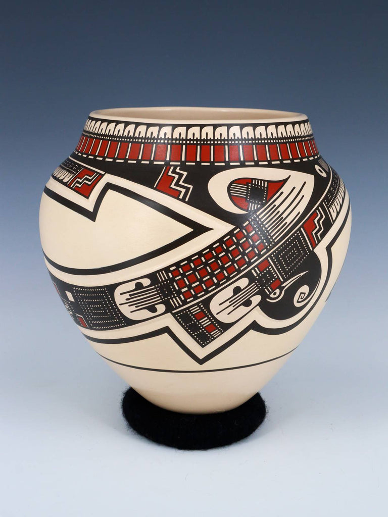 Mata Ortiz Hand Coiled Carved Pottery Vase - PuebloDirect.com