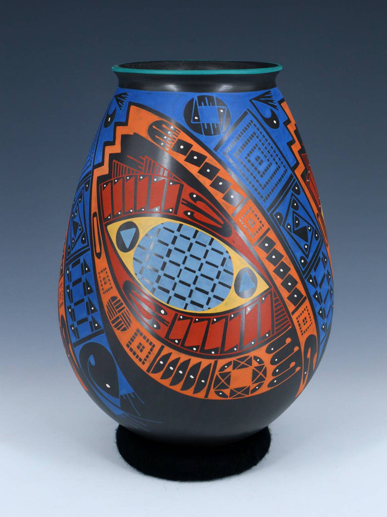 Mata Ortiz Hand Coiled Pottery Vase - PuebloDirect.com