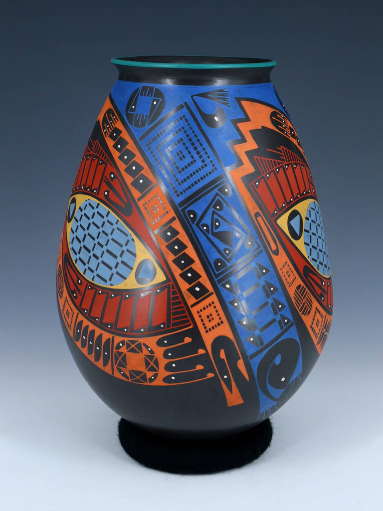 Mata Ortiz Hand Coiled Pottery Vase - PuebloDirect.com