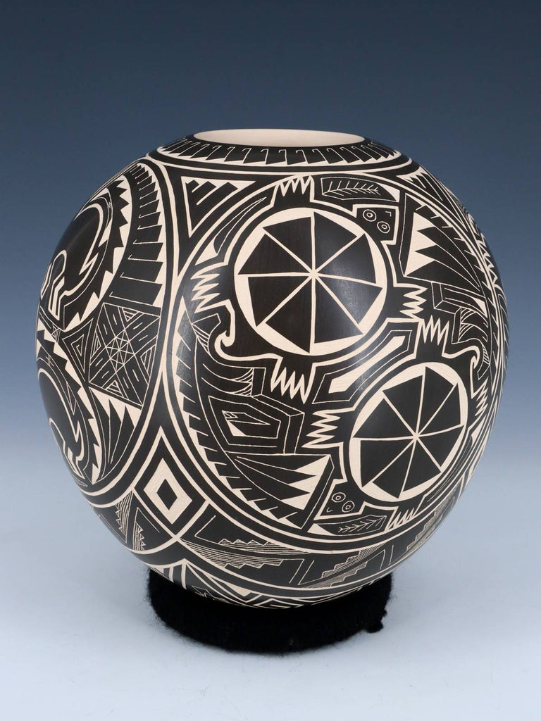 Mata Ortiz Hand Coiled Etched Wildlife Pottery - PuebloDirect.com