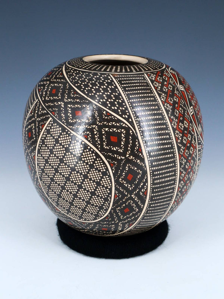 Hand Coiled Mata Ortiz Paquime Pottery Vase - PuebloDirect.com