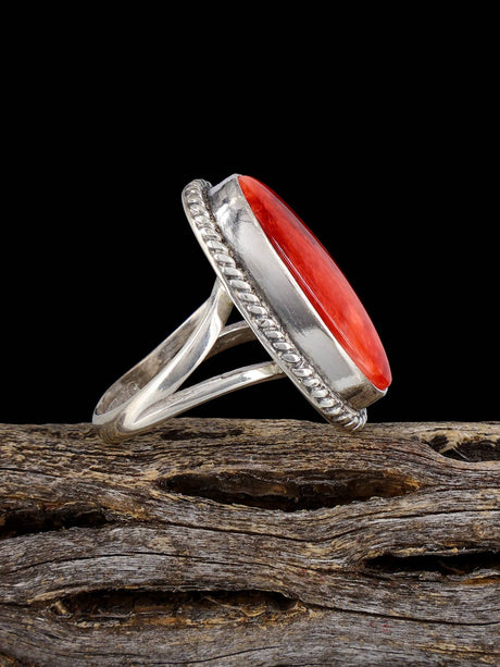 Navajo Spiny Oyster Ring, Size 7 1/2 - PuebloDirect.com